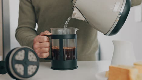 Espresso,-Café-Y-Prensa-Francesa-Con-Hombre-Sirviendo