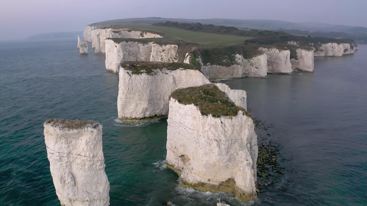 espectaculares acantilados costeros de la isla de purbeck, inglaterra