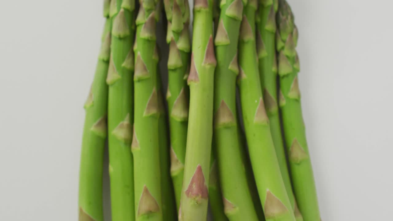⁇  배경 에 있는 신선 한 아스파라거스 의 클로즈업 영상