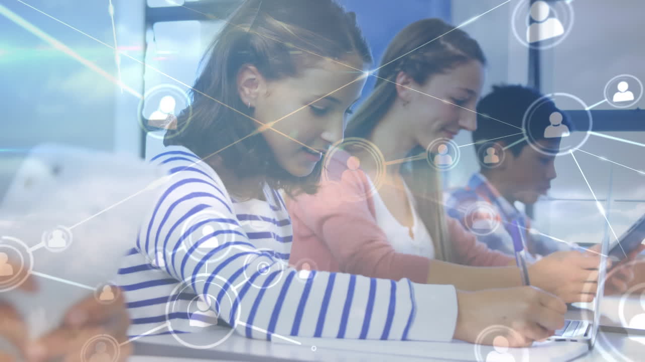 전자 장치를 사용하는 학생들에 대한 아이콘과 연결 네트워크의 애니메이션