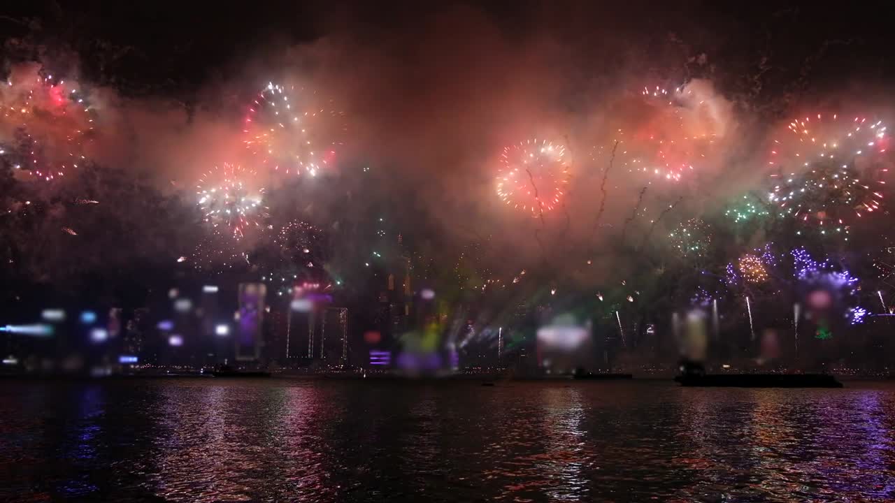 불꽃놀이 축제 개념: 크리스마스, 새해와 같은 축제 행사를 위한 애니메이션