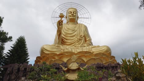 A-beautiful-view-of-the-golden-buddha-temple-in-Vietnam