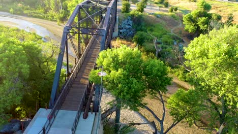 Eisenpferdebrücke-In-Santa-Clarita,-Kalifornien