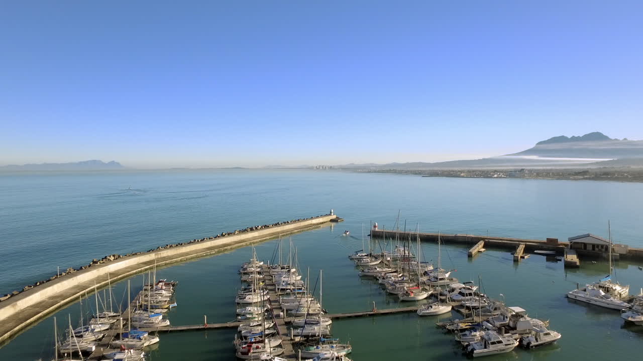 항구를 떠나는 것