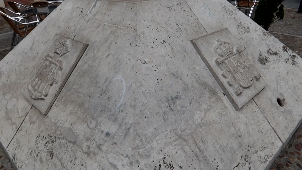 Stone carving with Spain's shield in Aranda de Duero