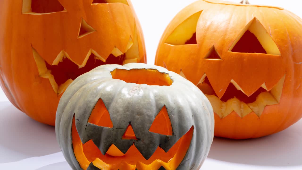 animación de calabazas sobre un fondo blanco