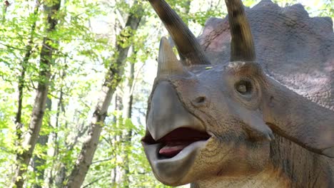 predatory dinosaurs a model of a horned dinosaur t 4k 2025 07 22 03 55 17 utc.mov | ancient, animal, background, danger