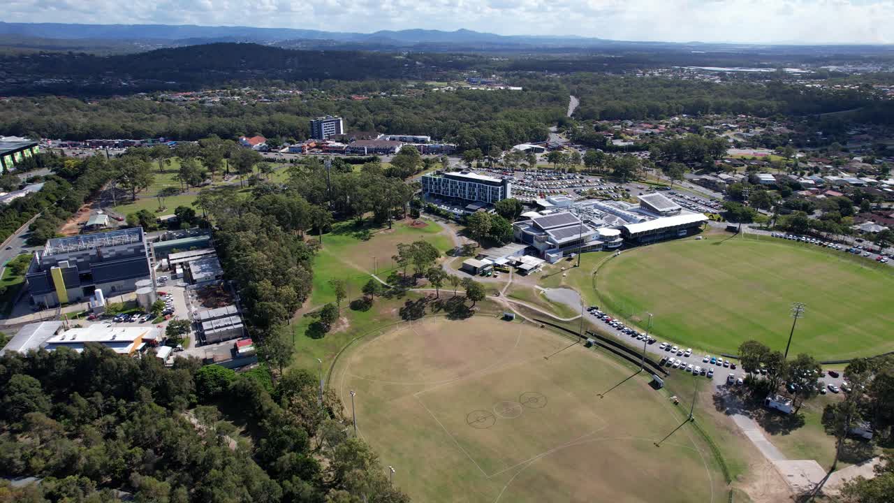 Campos abiertos de Southport Sharks cerca del Hospital Universitario Gold Coast en Southport, Queensland, Australia