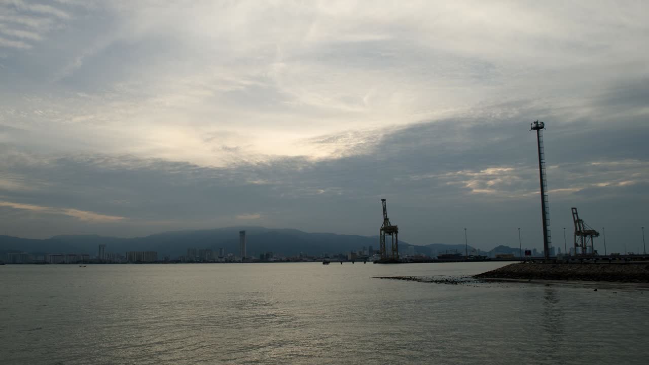 타임 스 바쁜 페 항구, 말레이시아