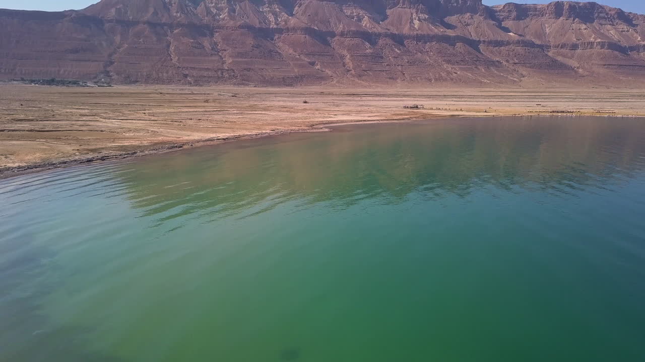 nada se hunde en esta agua.