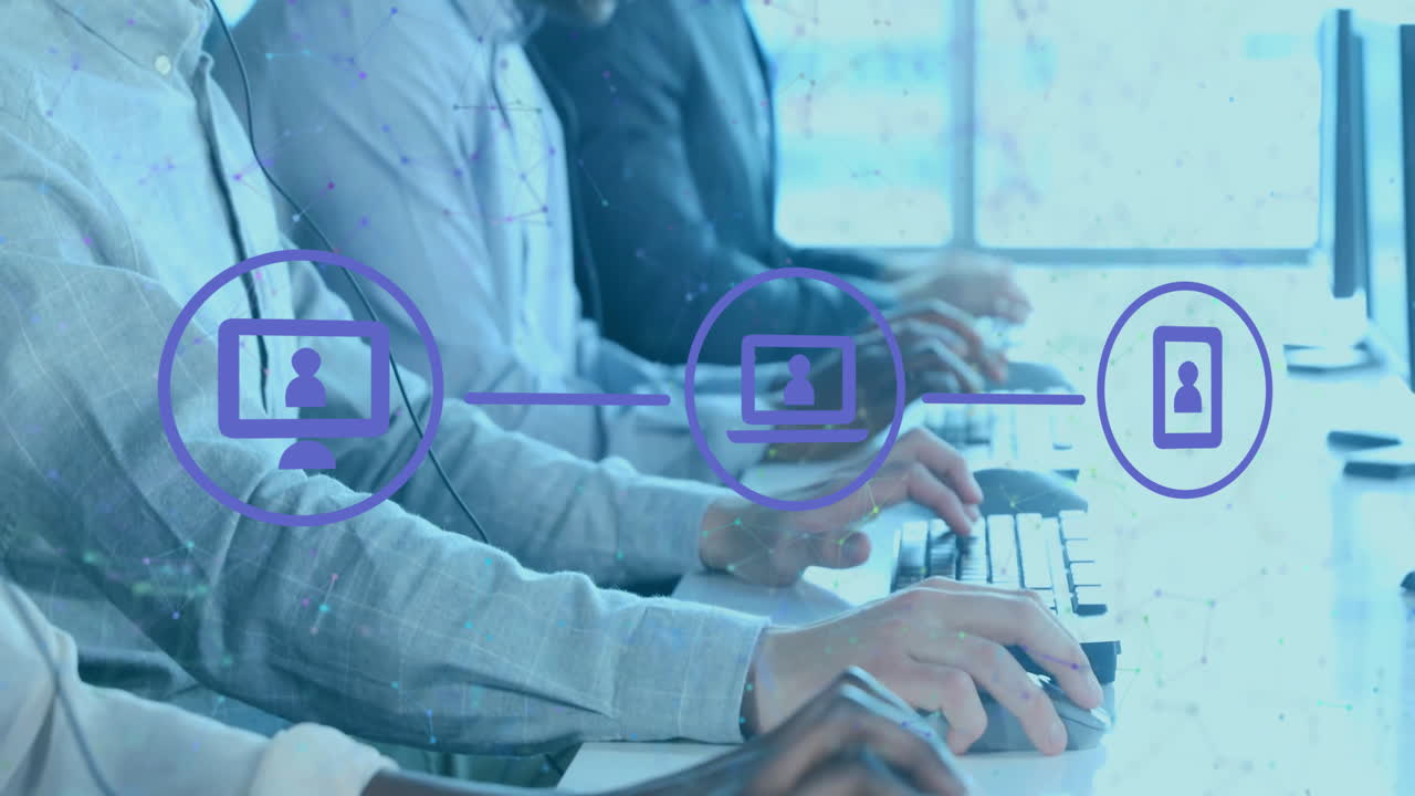 사무실에서 전화 헤드 ⁇ 을 사용하는 다양한 비즈니스 사람들에 대한 미디어 아이콘의 애니메이션