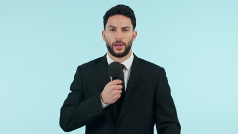 cara, hombre y reportero de noticias hablando en el micrófono