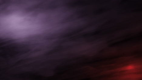 el cielo nocturno borroso con nubes tormentosas