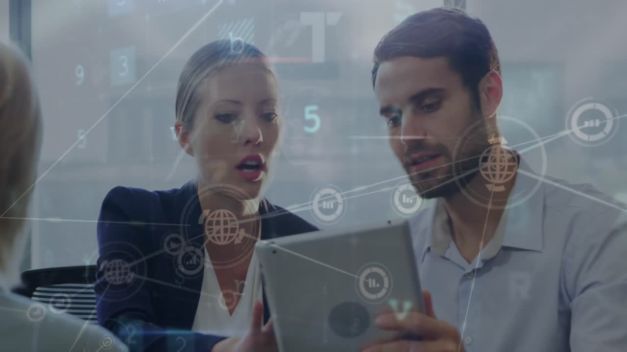 경고 문자 및 데이터 처리의 애니메이션 사무실에서 비즈니스 사람들