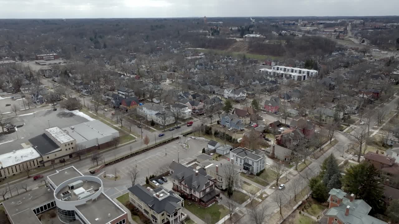 Kalamazoo, Michigan neighborhood homes with drone video moving in.