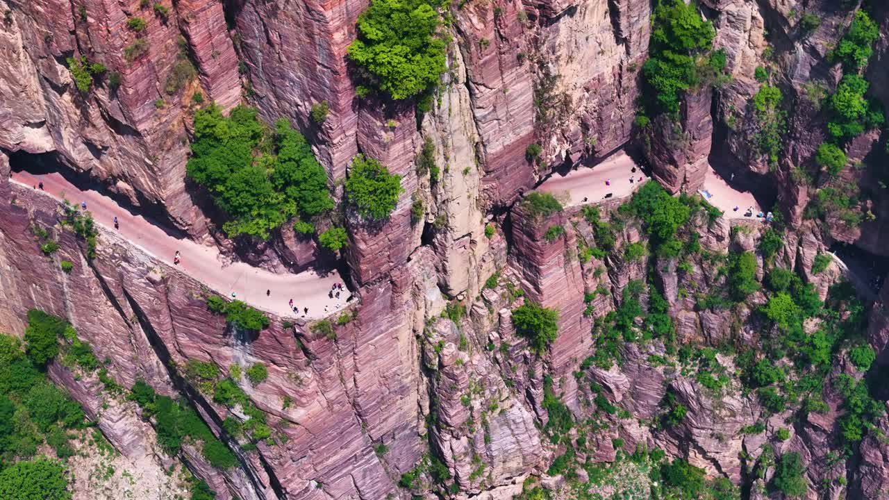 중국 헤난 지방의 후이시안에 있는 유명한 구오리앙 터널의 공중 사진