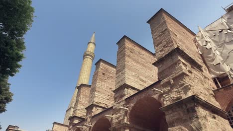 vista de hagia sophia, basílica patriarcal cristiana, mezquita imperial y ahora un museo, estambul, turquía