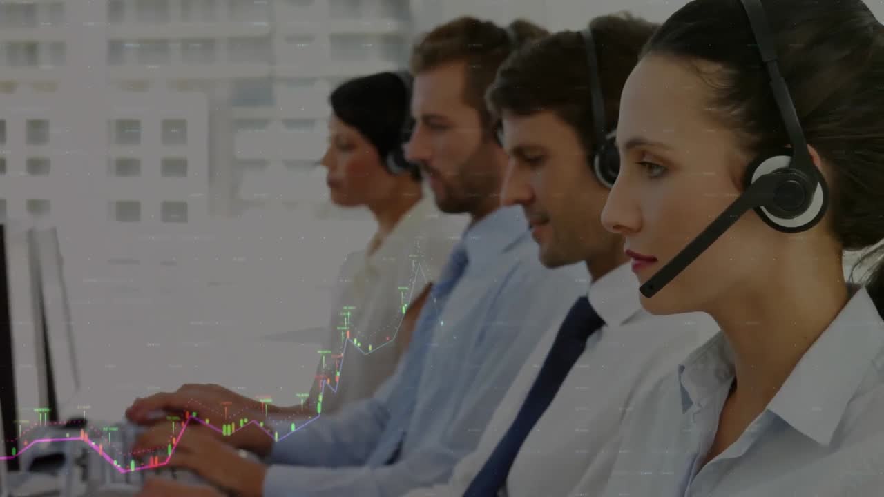 animación de estadísticas y procesamiento de datos sobre personas de negocios que usan auriculares telefónicos