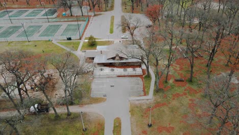 parque mcgraft desde el aire, imagen fija del pabellón del parque