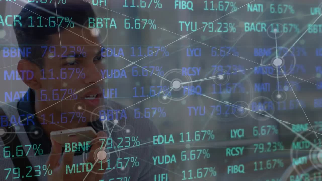 스마트폰을 사용하는 카우카스계 사업가에 대한 금융 데이터 처리 애니메이션