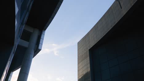 edificios de oficinas modernos de la ciudad de parís, vista de mano
