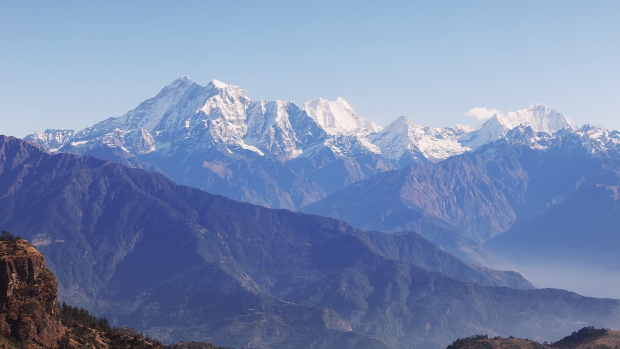 Luftfoto fra Kalinchowk i Nepal viser Himalaya-toppe, inklusive Annapurna Manaslu Ganesh Himal Langtang Dorjee Lakpa Gauri Shanker og andre bjerge