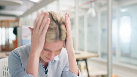 Mental-health,-stress-and-business-woman