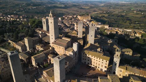 Birds-Eye-Aerial-View-Above-San-Gimignano,-Italy