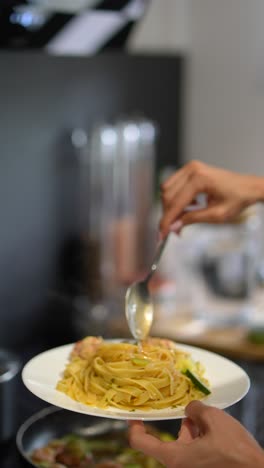 fettuccine with shrimp and vegetables