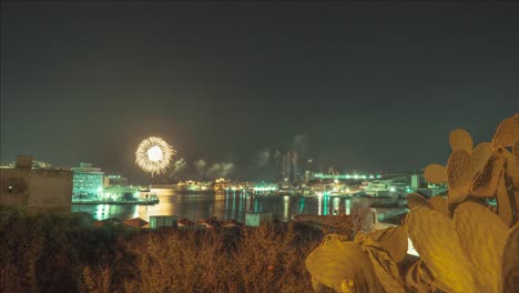 Zeitraffer-Während-Der-Feuerwerksfeierlichkeiten-Vom-Hafen-Von-Valletta-Aus