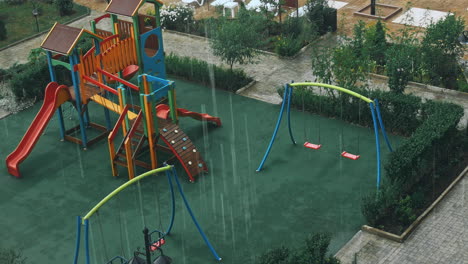 patio de recreo para niños de colores