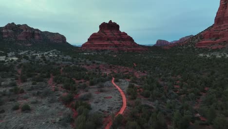 hiking trail to the bell rock in arizona, usa