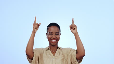 Cara-De-Estudio,-Mujer-Negra-Emocionada