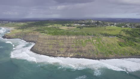 Lennox-Heads-–-Northern-Rivers-Region-–-New-South-Wales-–-Australien-–-Nach-Rechts-Gleitende,-Schnelle-Luftaufnahme