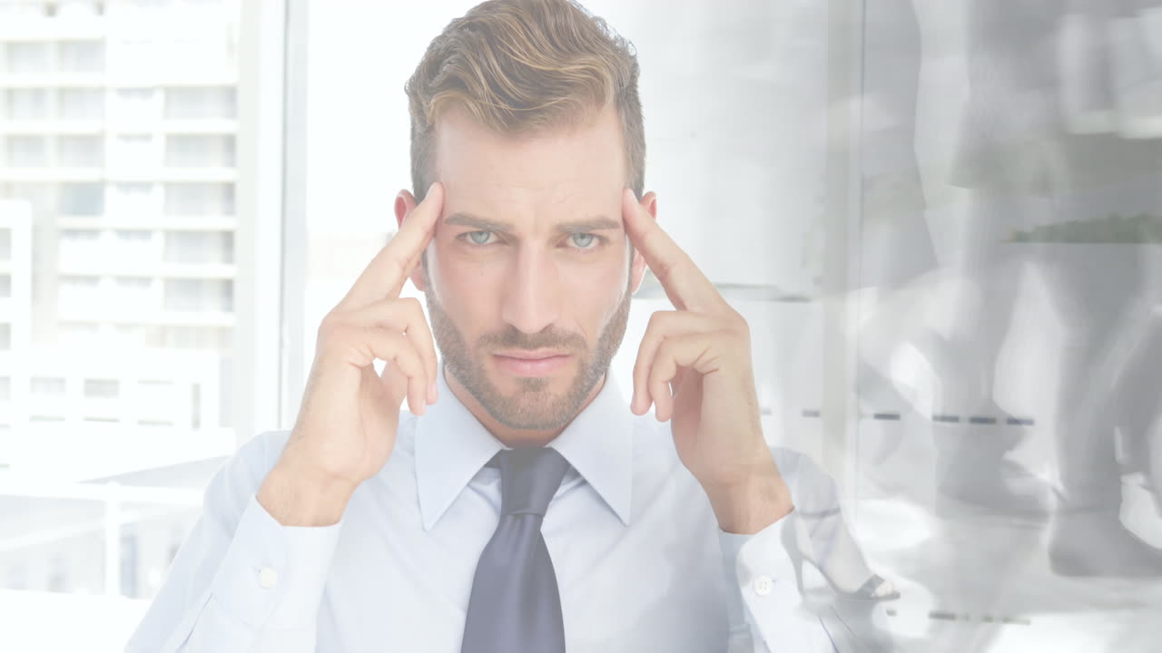 백인 사업가의 애니메이션 사람들이 고 도시 풍경