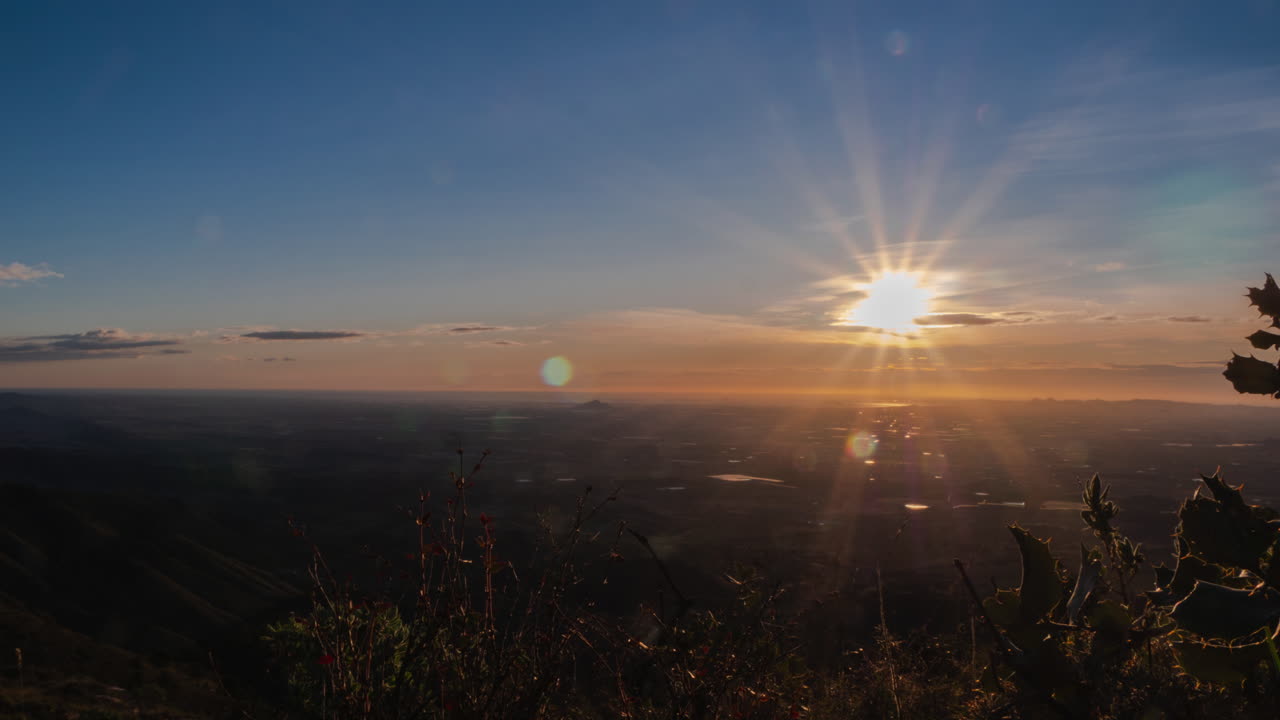 восход солнца на горе в мурсии испания с видом на море и землю коста бланка