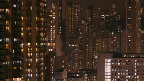 Time-lapse-of-day-to-night-transition-of-buildings