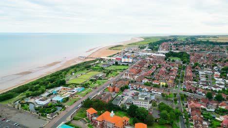 Aerial-drone-footage-of-the-seaside-town-of-Skegness,-on-the-Lincolnshire-coast