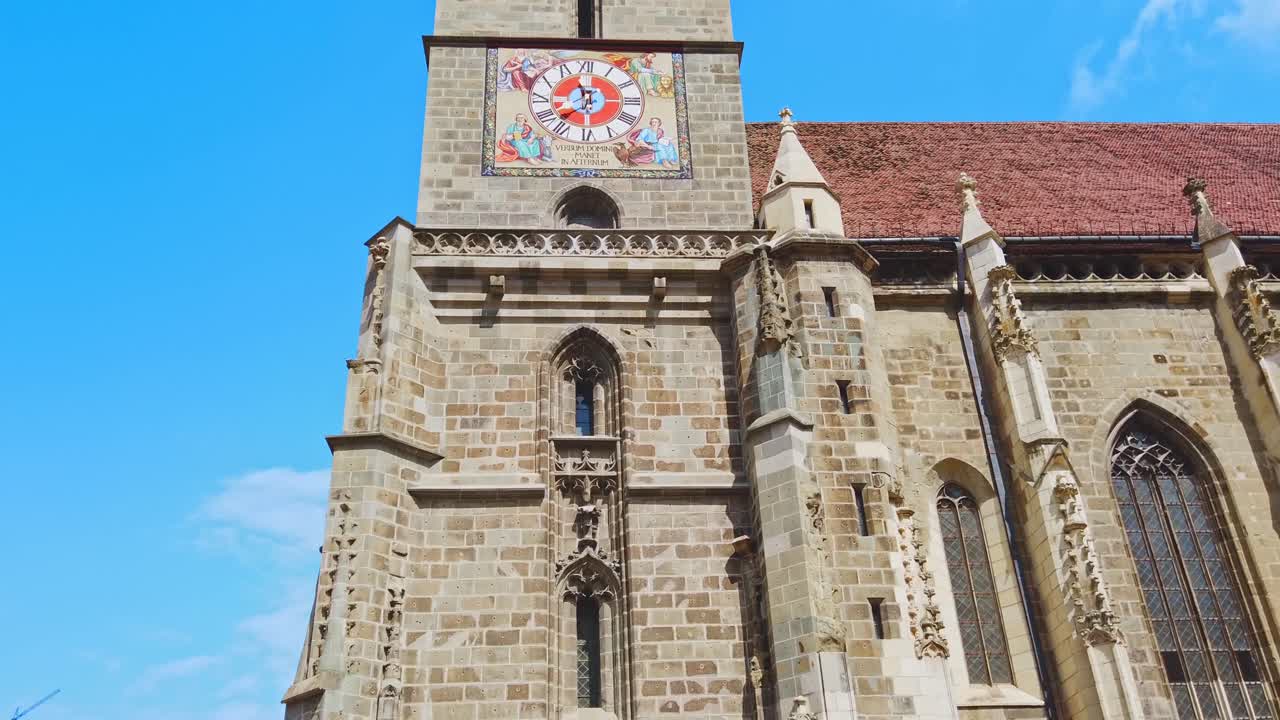 La Chiesa Nera di Brașov alla luce del giorno