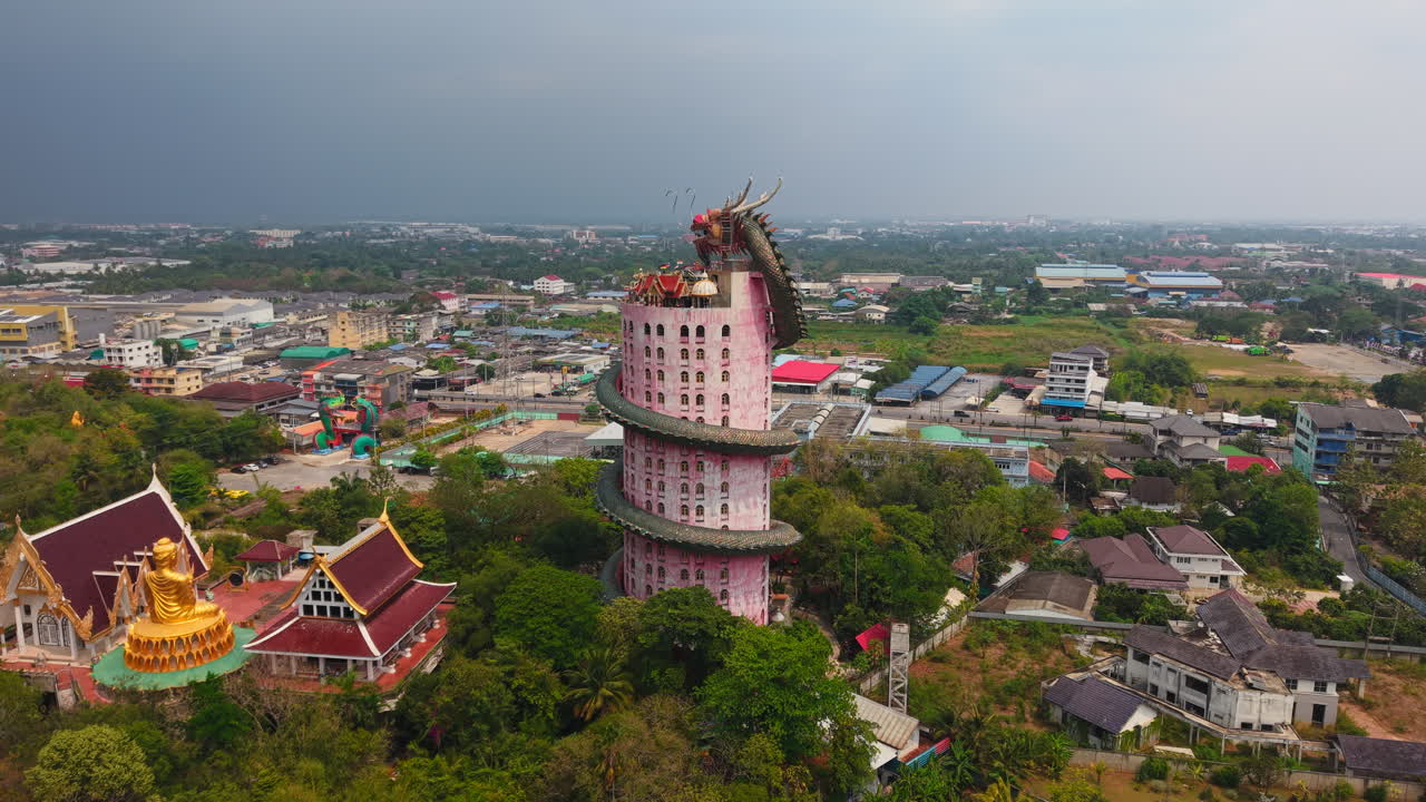 Chùa Wat Samphran Dragon ở Thái Lan