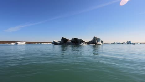 iceland-glacier-lagoon-view-of-mini-glacier