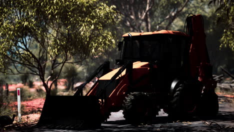 tractor de excavadora en el bosque