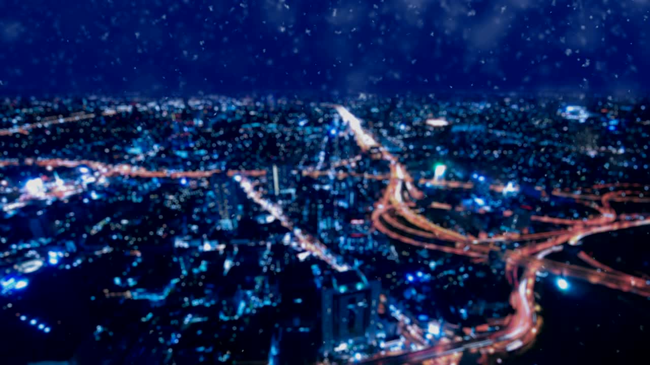 시내 풍경, 불투명한 불빛 밤 겨울의 도시와 눈이 내리는.