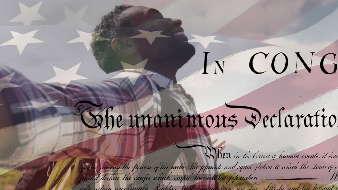 행복한 아프리카계 미국인 남성 위에 미국  ⁇ 발과 헌법 텍스트의 애니메이션