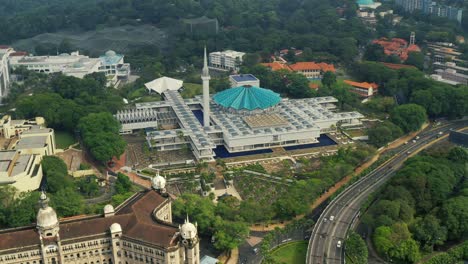 vista aérea de la mezquita nacional de malasia