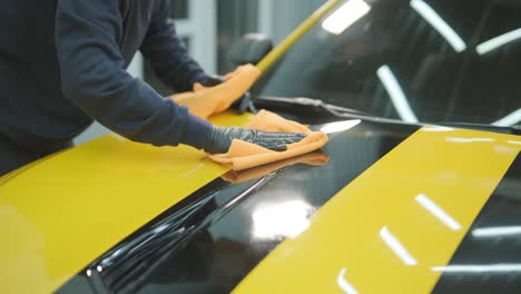 professional car detailing – washing, ceramic coating, and interior cleaning