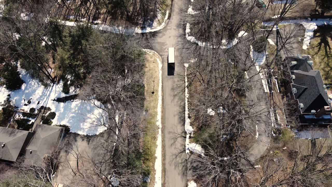 겨울 동안 열심히 일하는 배송 추적