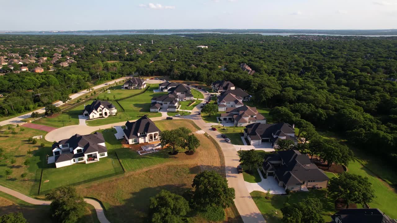 Vue aérienne de Town Lake par Toll Brothers à Flowermound, Texas