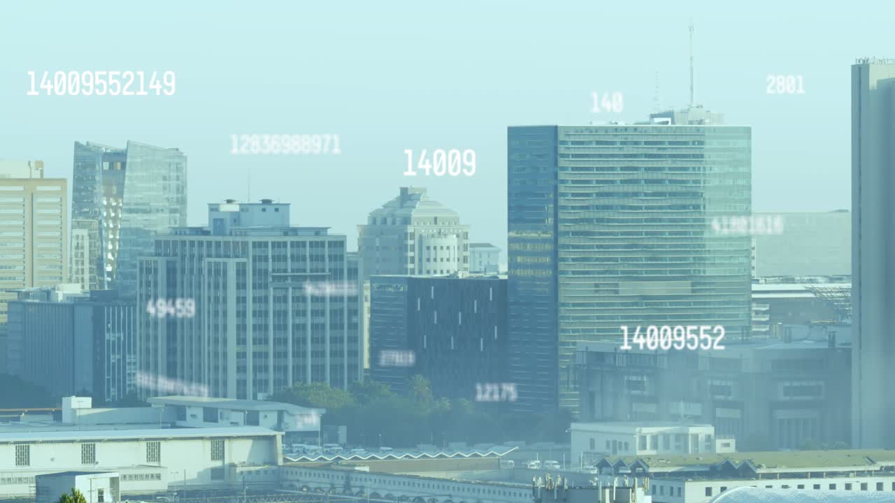 都市の空撮を背景に、数字が次々と変化しながら浮かび上がるアニメーション。