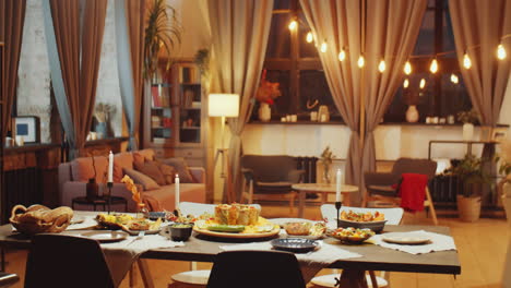 mesa de comedor en el apartamento